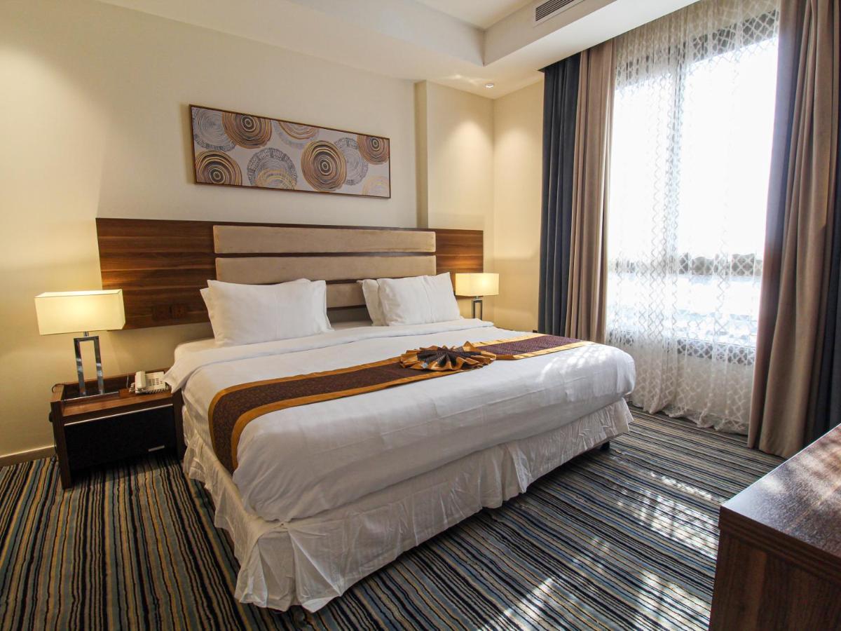 Friesian Hotel Suites Джеда Екстериор снимка