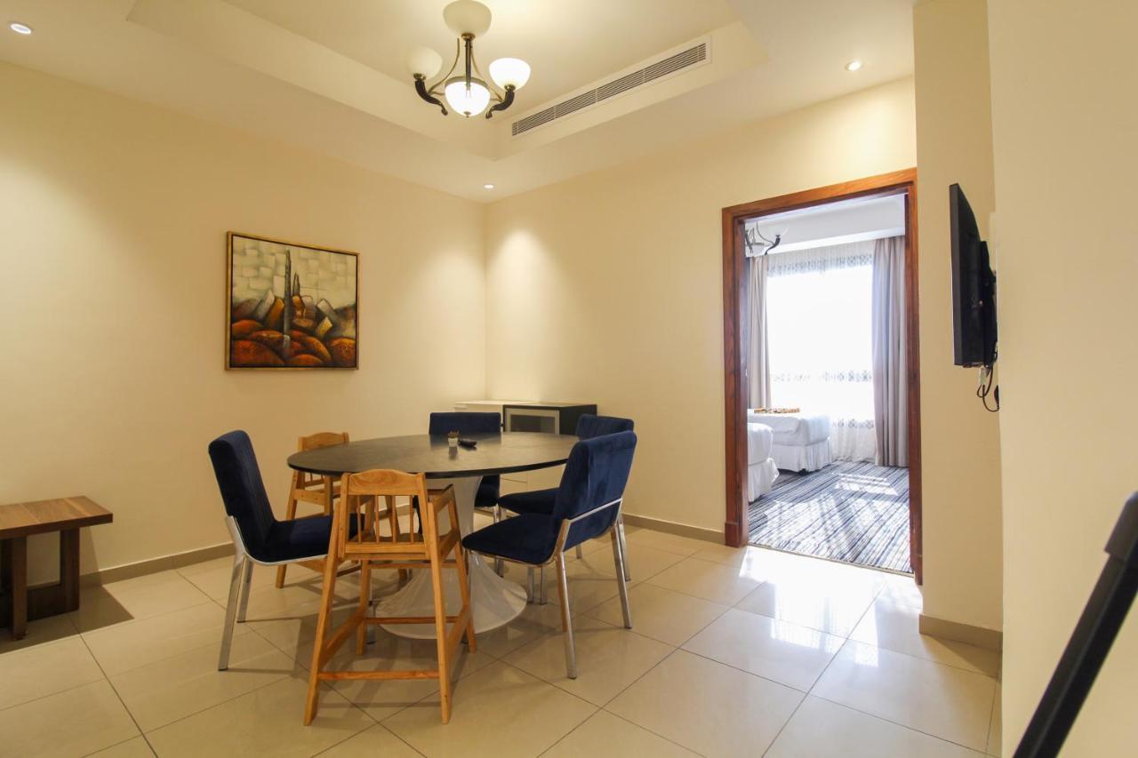 Friesian Hotel Suites Джеда Екстериор снимка