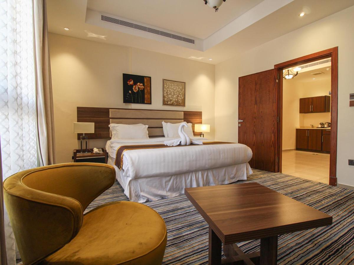 Friesian Hotel Suites Джеда Екстериор снимка