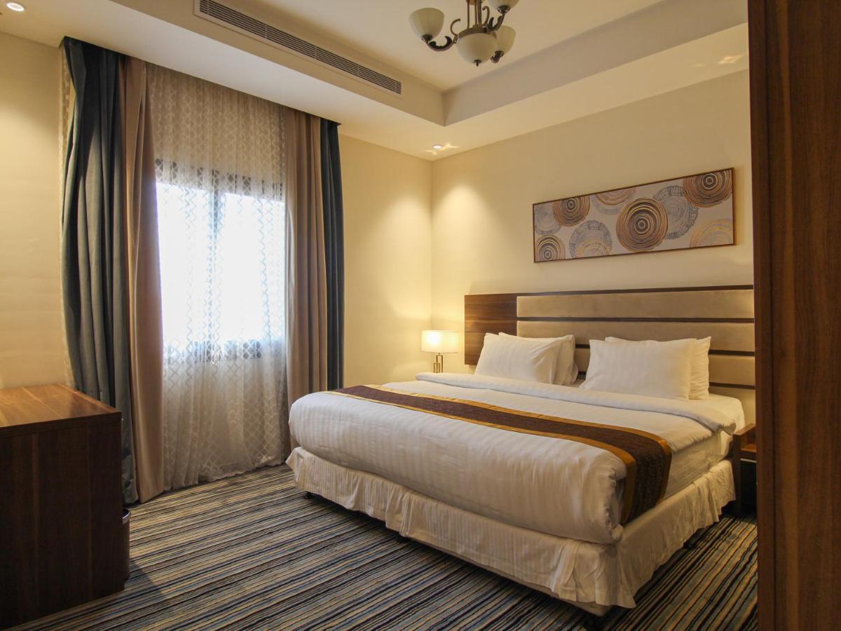 Friesian Hotel Suites Джеда Екстериор снимка