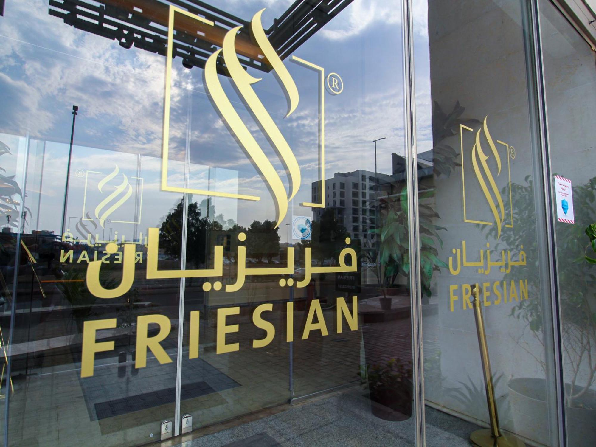 Friesian Hotel Suites Джеда Екстериор снимка