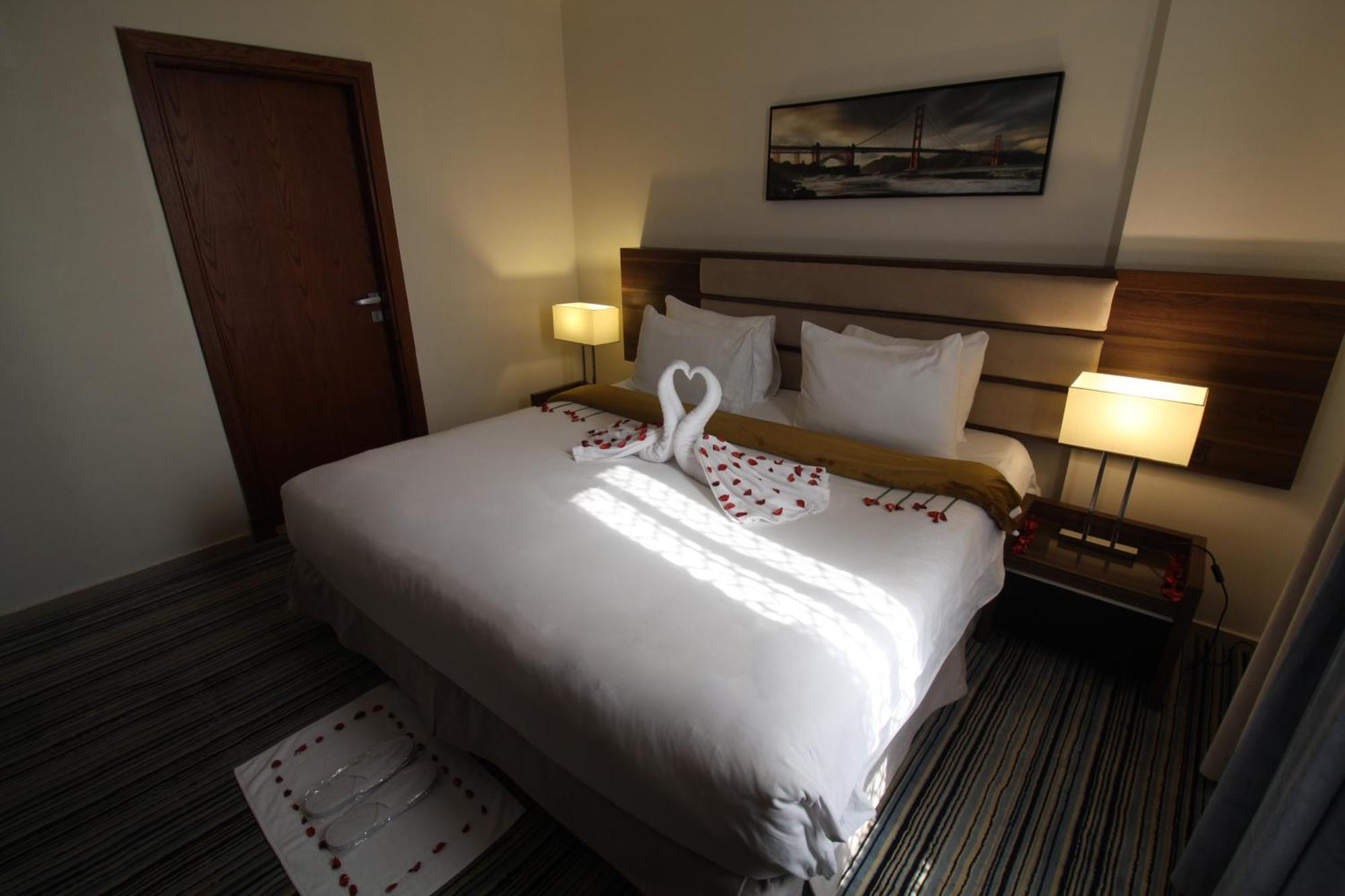 Friesian Hotel Suites Джеда Екстериор снимка