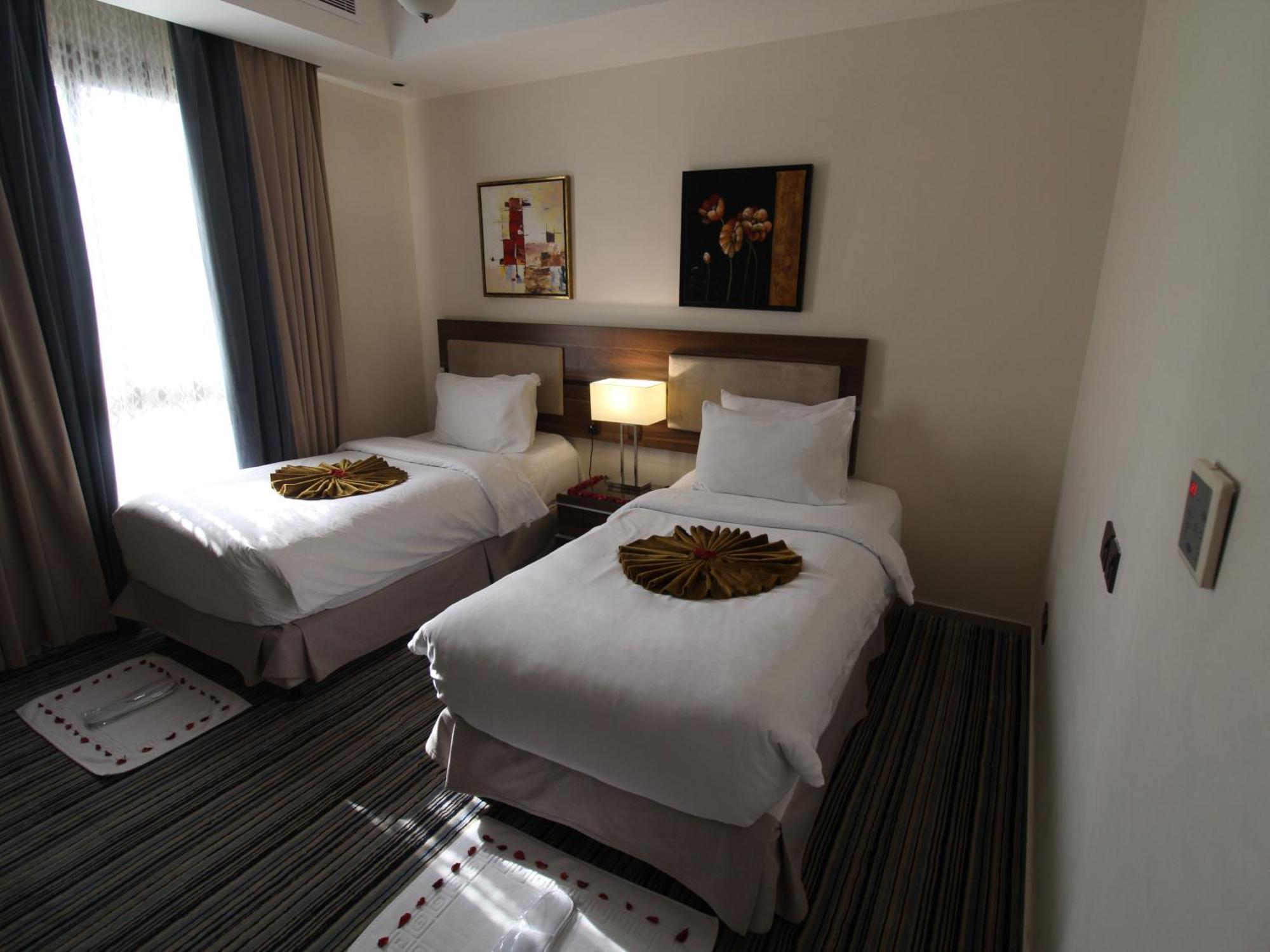 Friesian Hotel Suites Джеда Екстериор снимка
