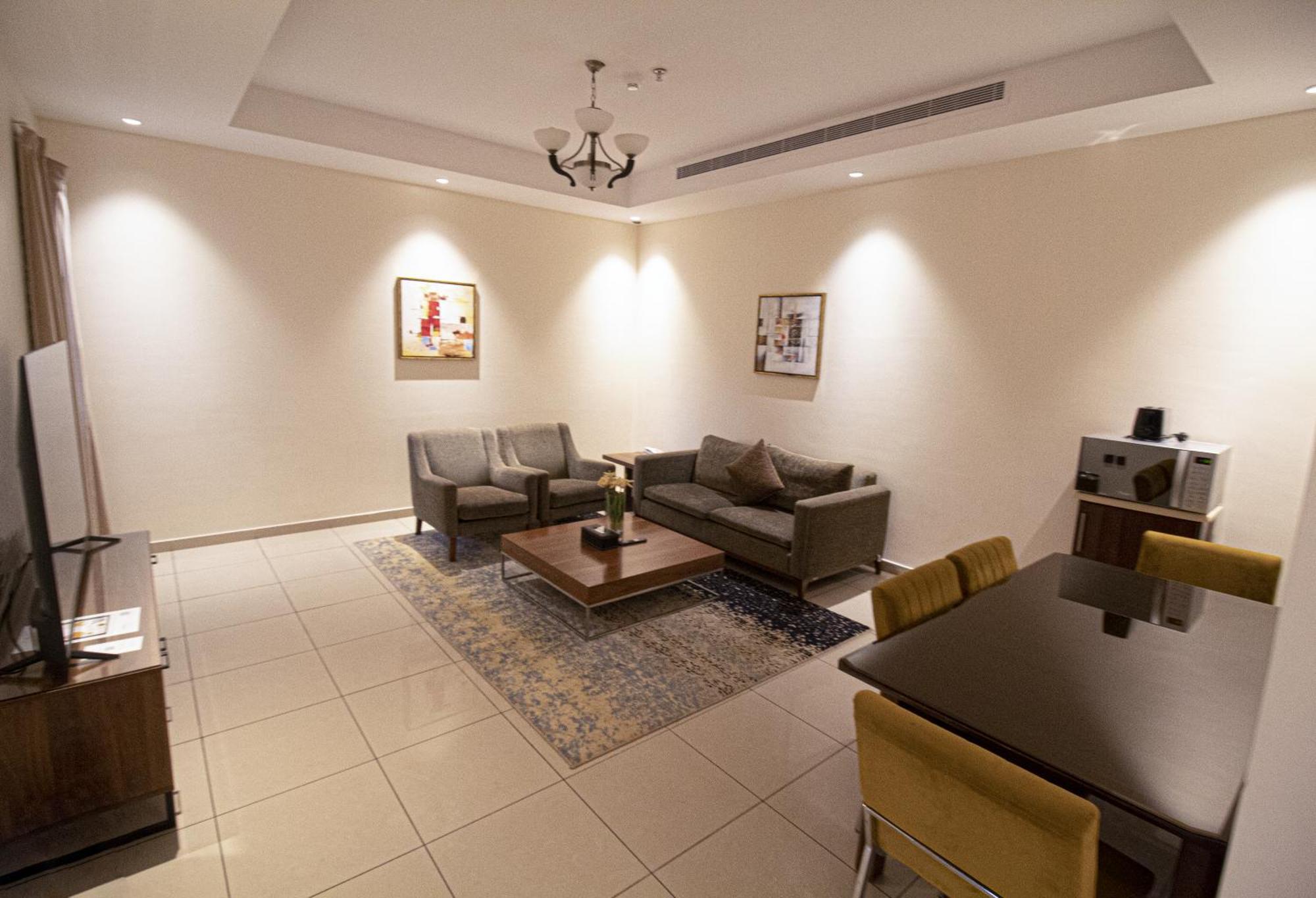 Friesian Hotel Suites Джеда Екстериор снимка